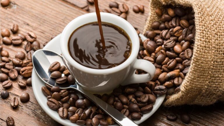 Ce este cafeaua? O băutură prietenoasă sau un dușman?